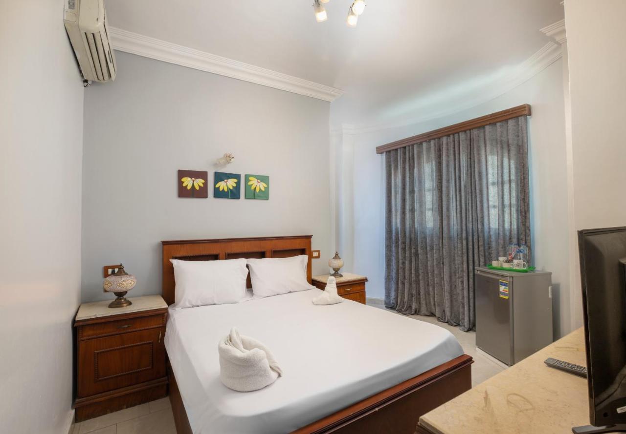 Pyramids Inn Hotel Kafret el-Gabal エクステリア 写真