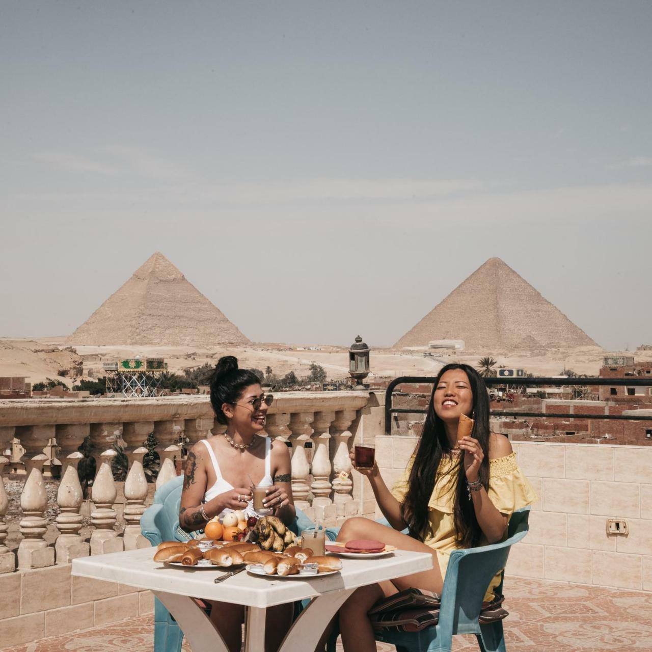 Pyramids Inn Hotel Kafret el-Gabal エクステリア 写真